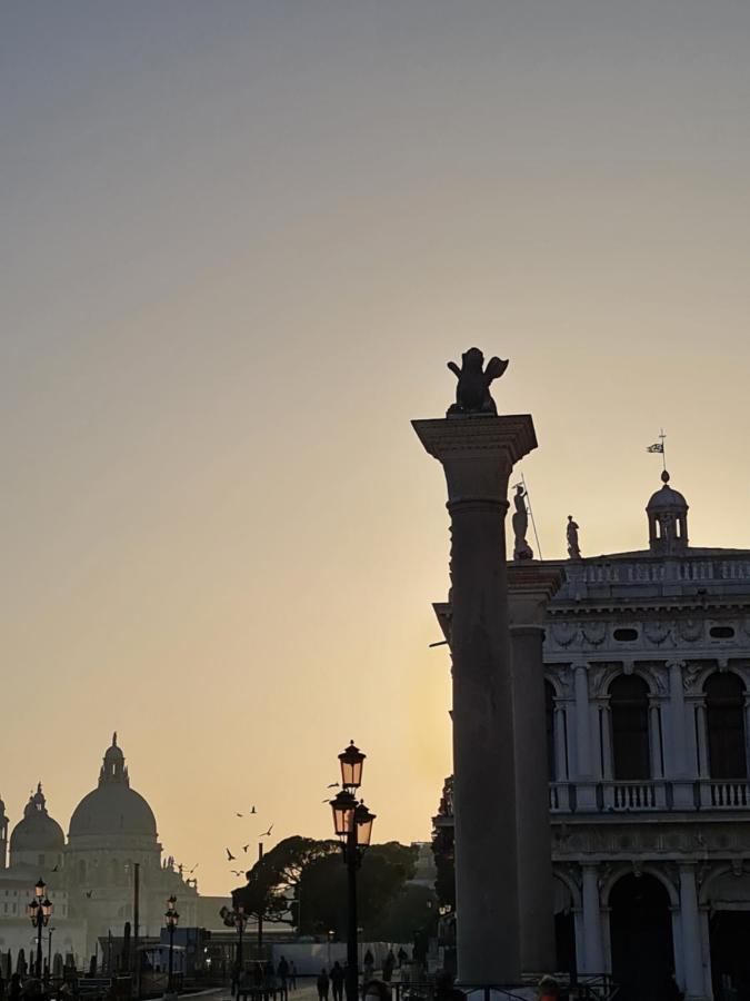 Friendly Venice Suites Ngoại thất bức ảnh